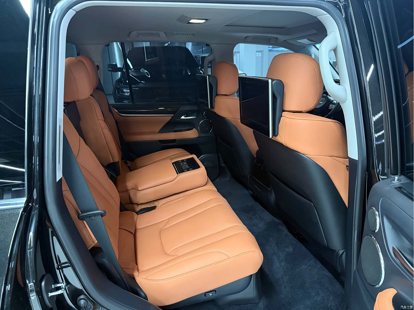 Lexus LX, 2018 10