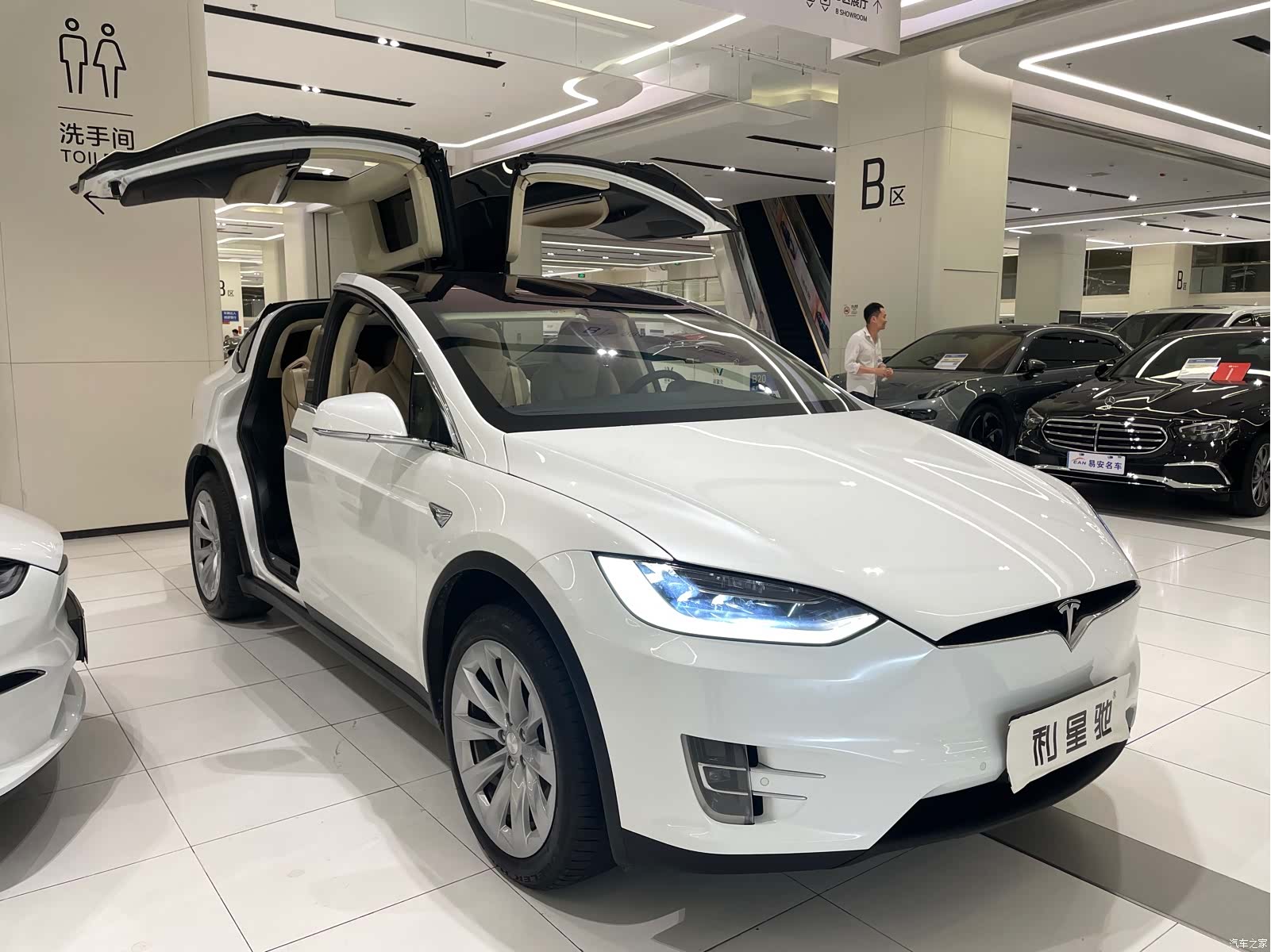 Tesla Model X, 2017 2