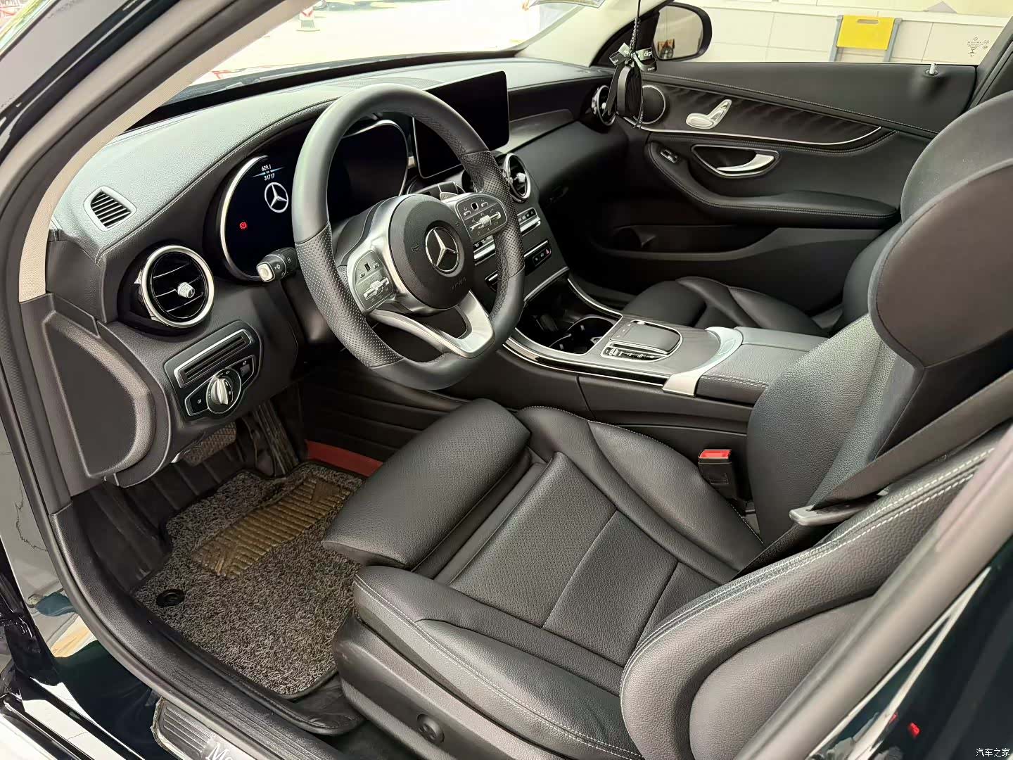 Mercedes-Benz C-Class, 2020 3