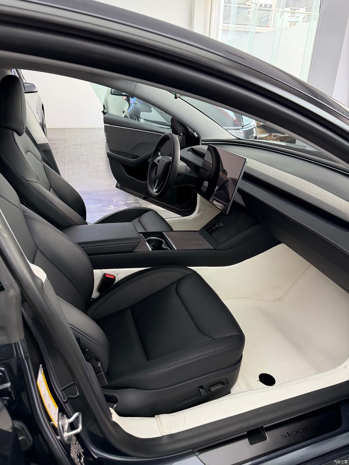 Tesla Model 3, 2024 6