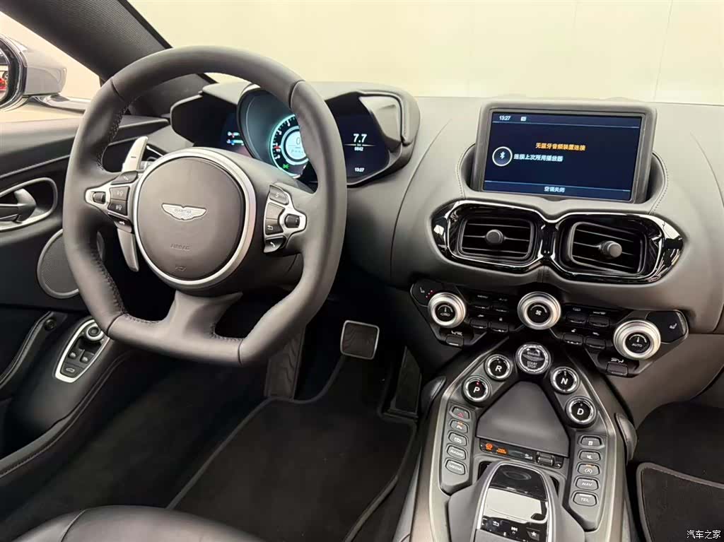 Aston Martin Vantage, 2023 6
