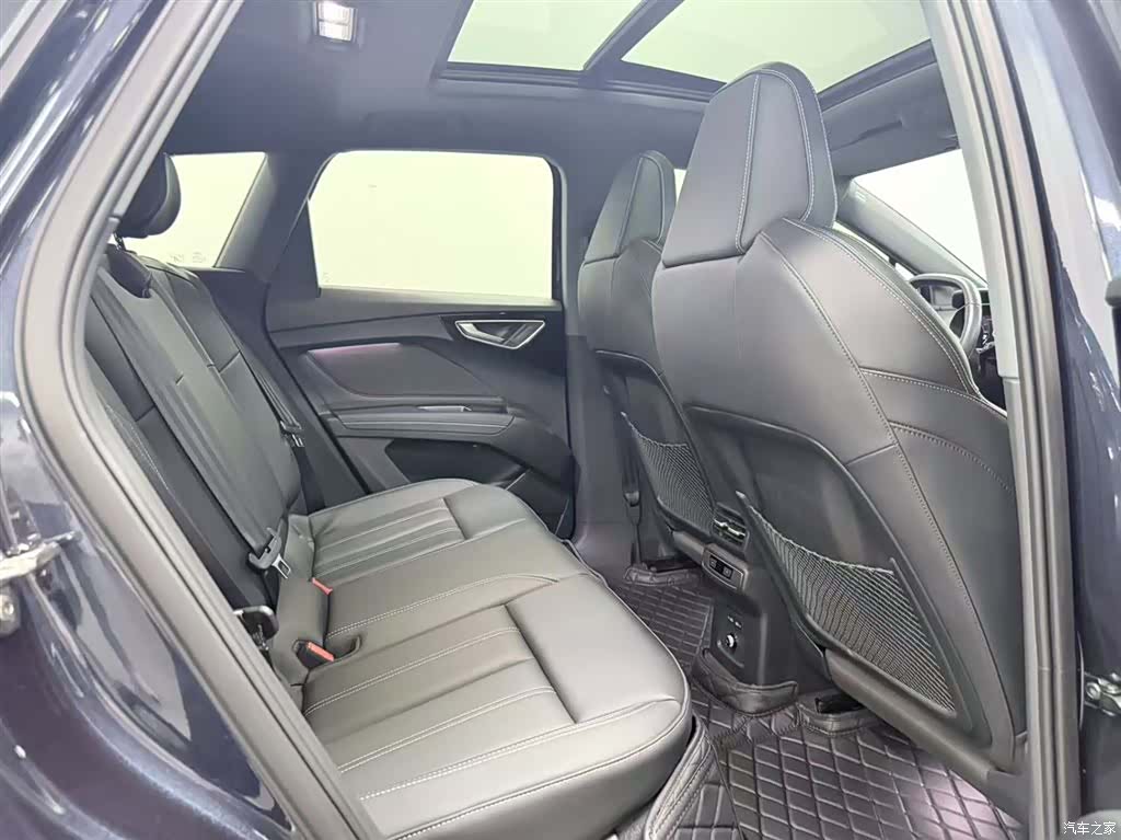 Audi Q4 e-tron, 2025 7