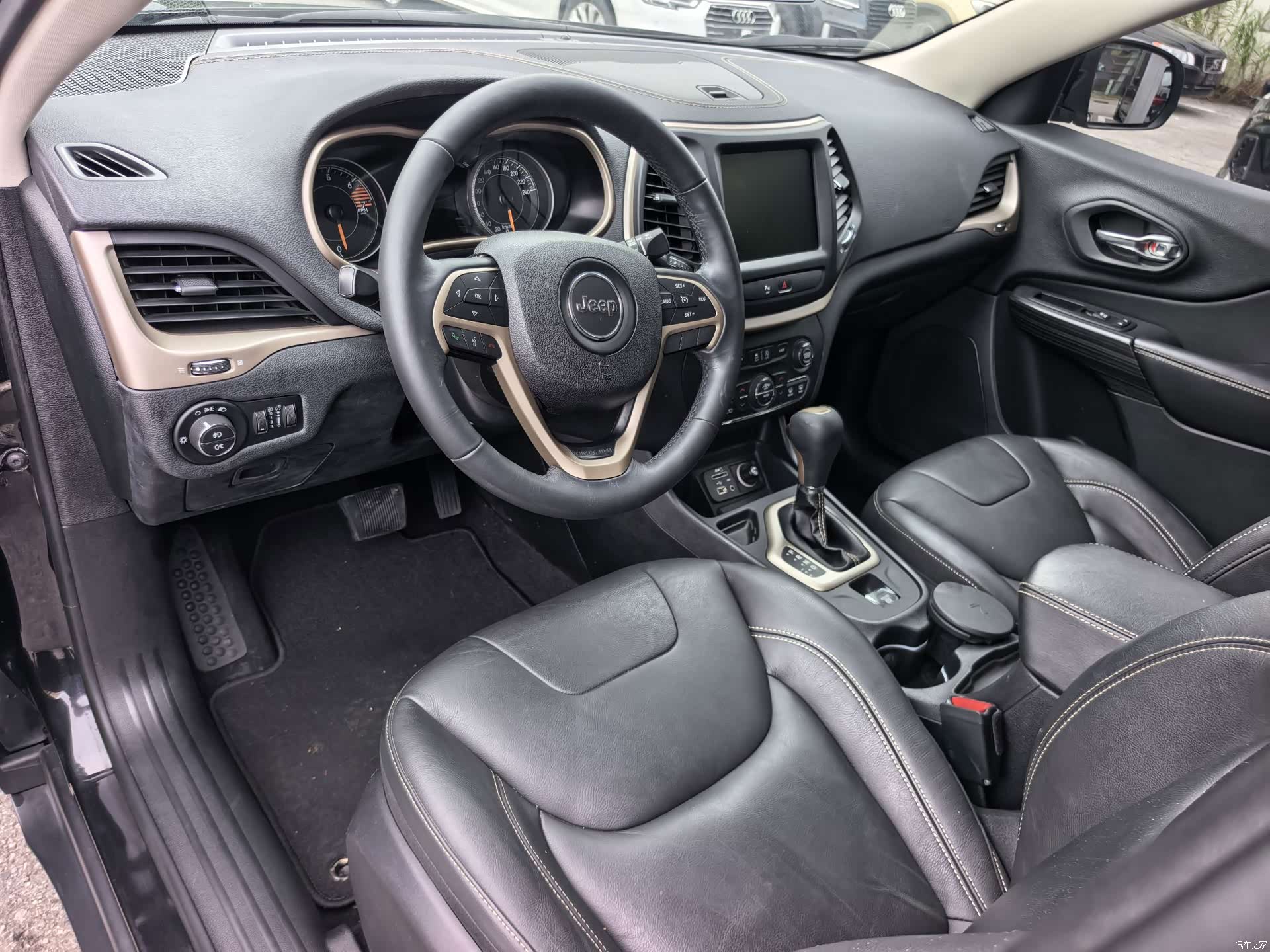 Jeep Cherokee, 2018 16