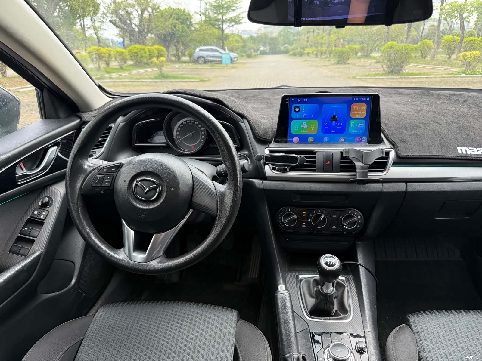 Mazda Mazda3, 2016 15