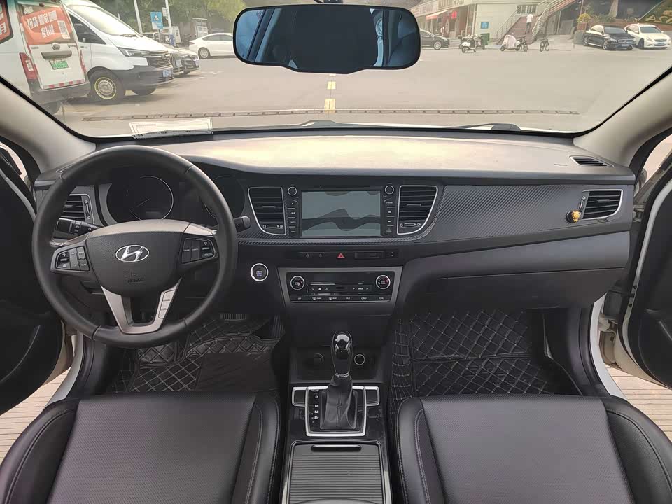 Hyundai Name picture