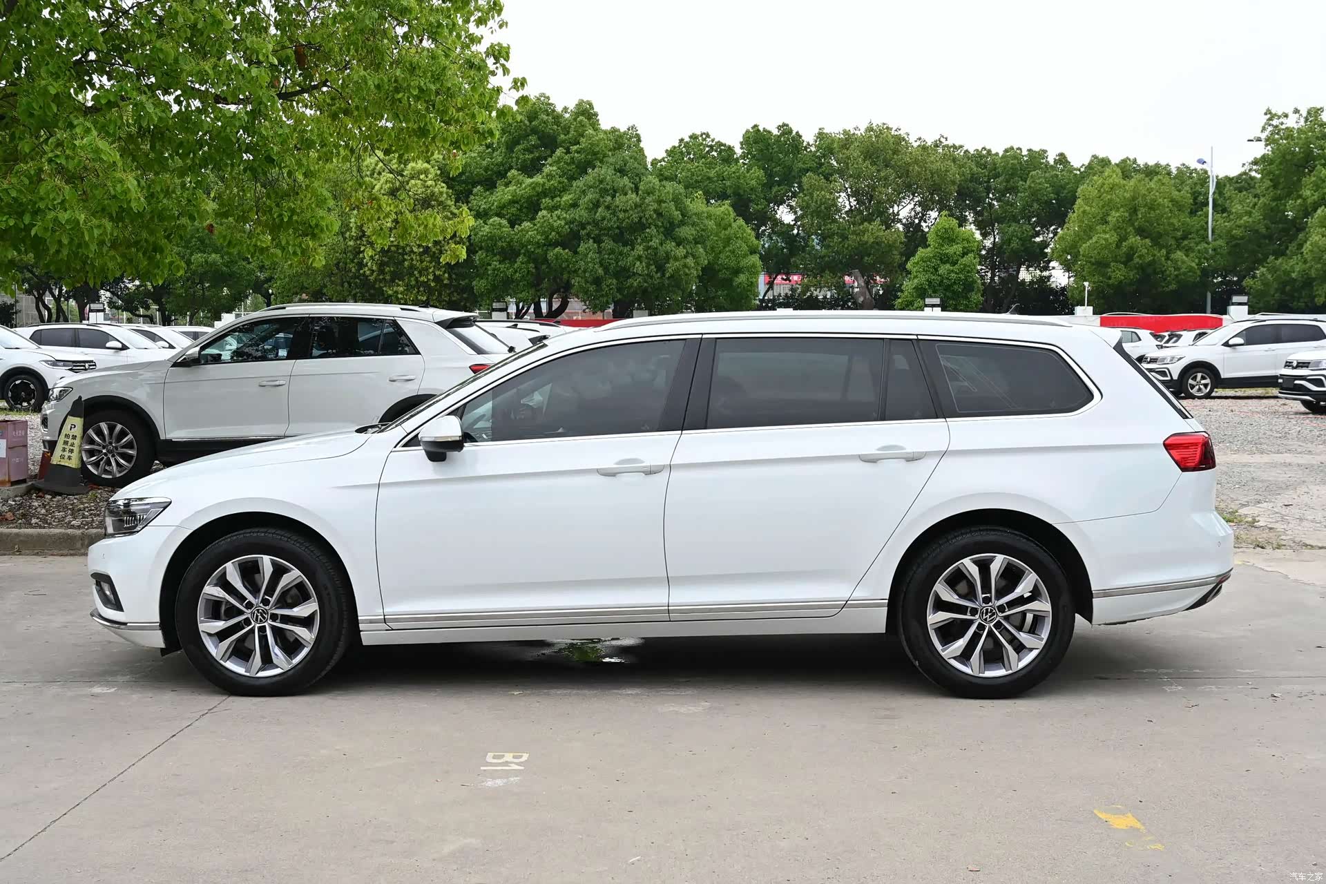 Volkswagen Variant, 2023 3