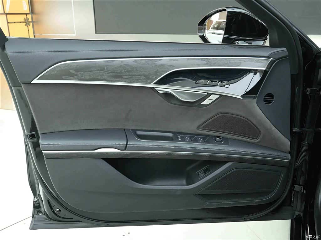 Audi A8L, 2023 14