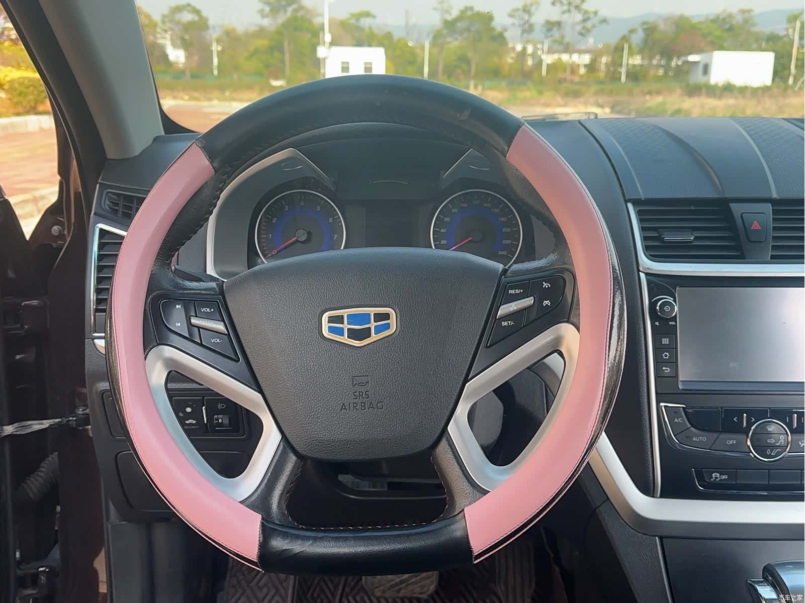 Geely Emgrand, 2015 14