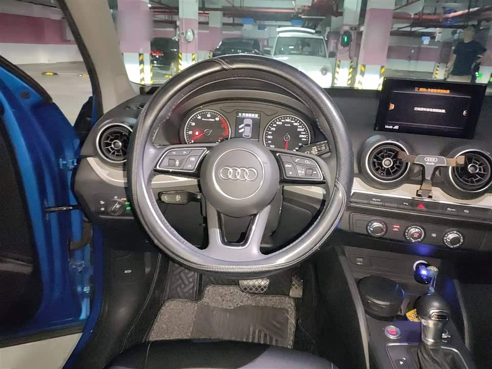 Audi Q2L