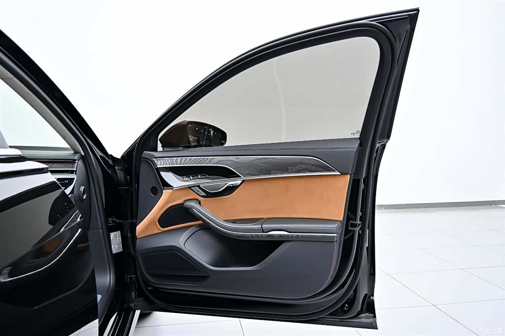 Audi A8L, 2023 20