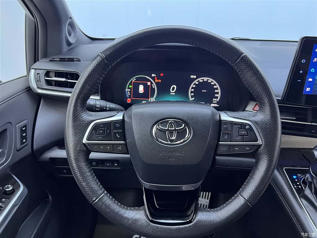 Toyota Granvia, 2023 15
