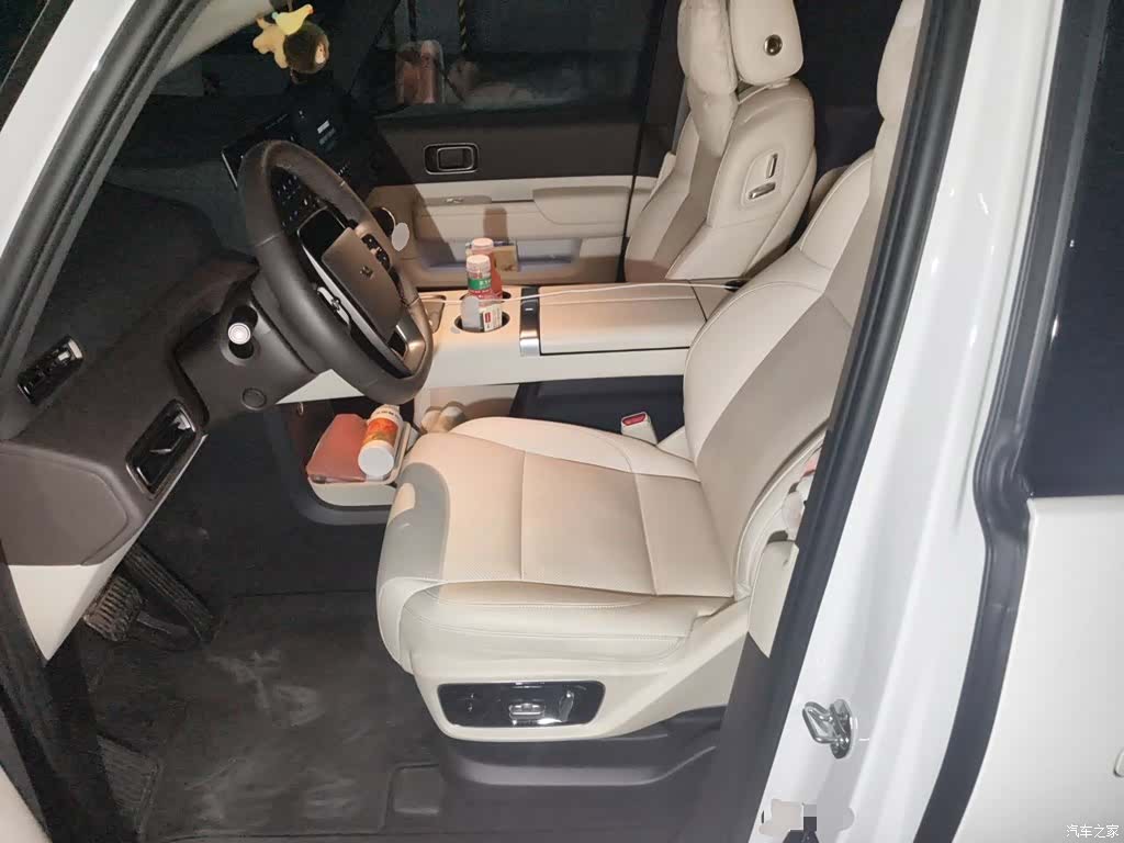 Li Auto MEGA, 2025 11