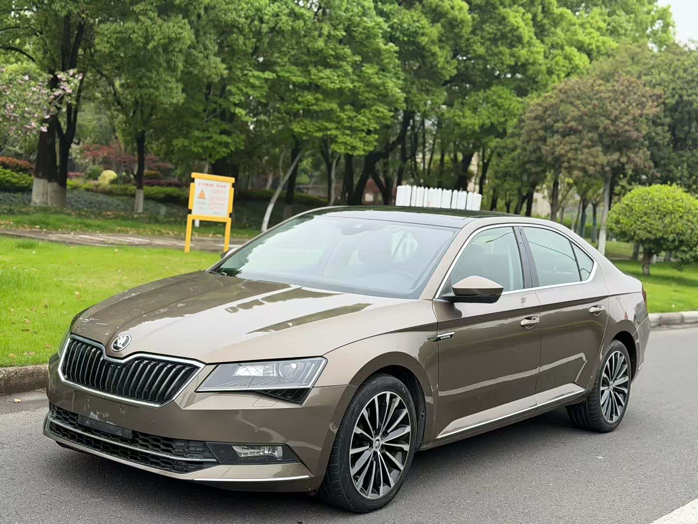 Skoda Superb, 2016 1