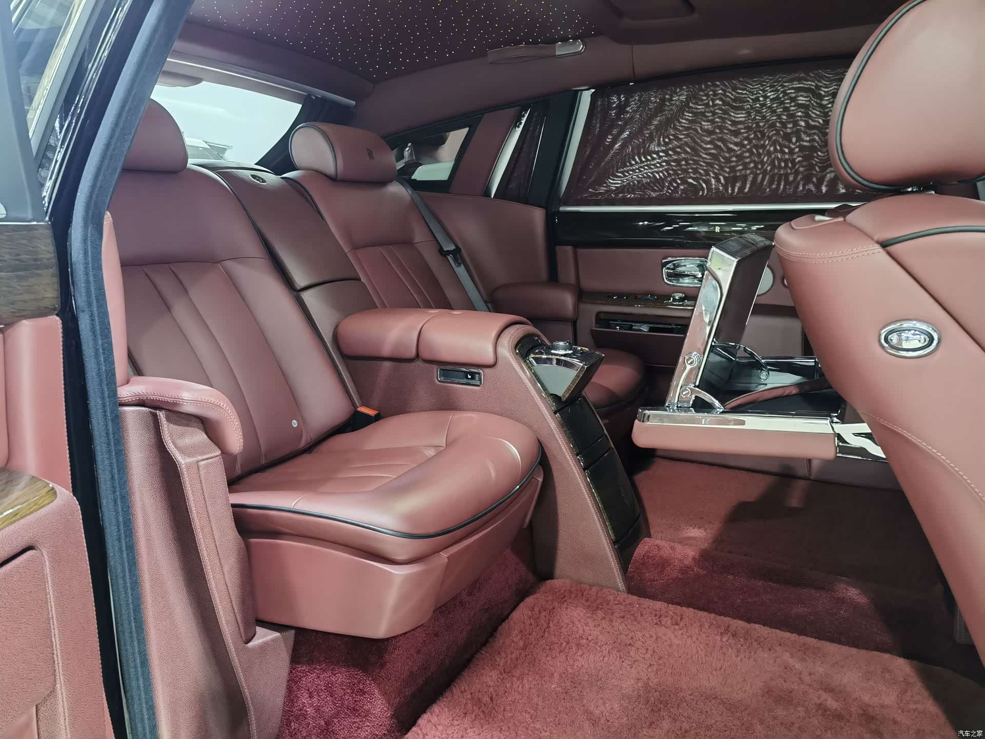 Rolls-Royce Phantom, 2016 14