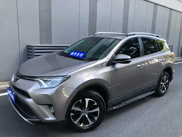 Toyota RAV4 2018 — купить из Китая под заказ