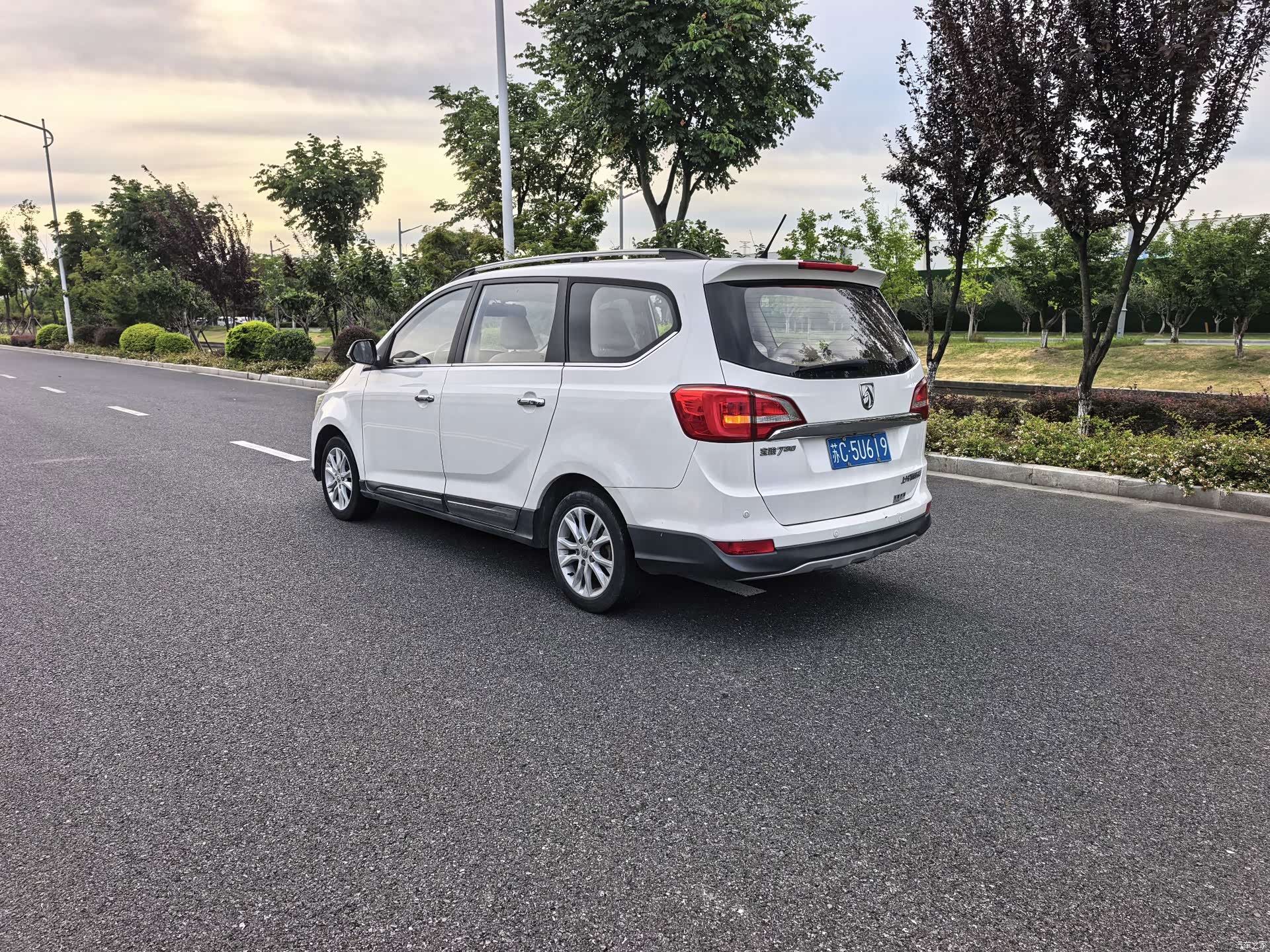 Wuling 730, 2015 14