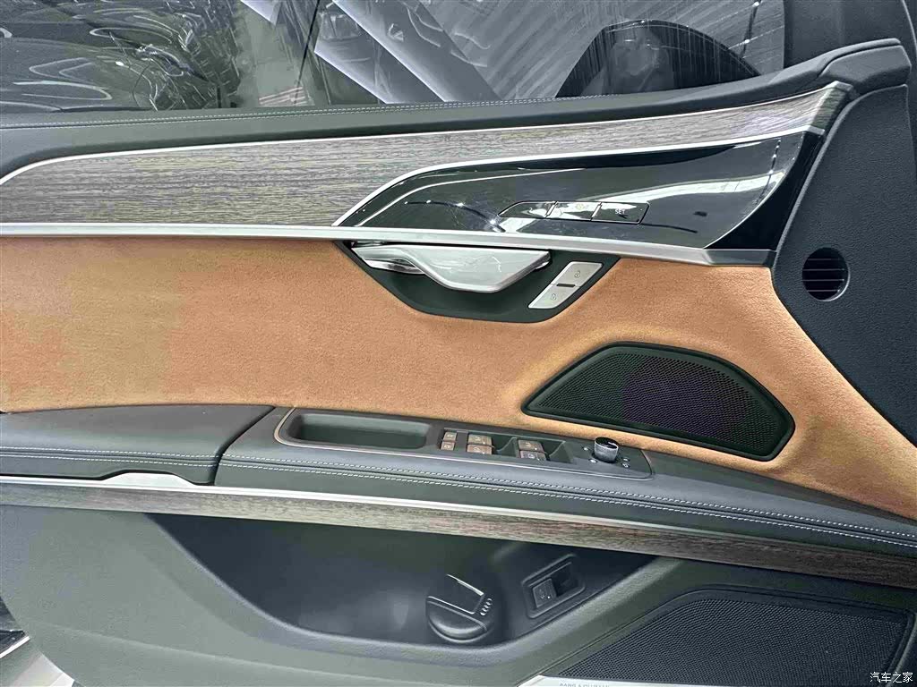Audi A8L, 2024 10