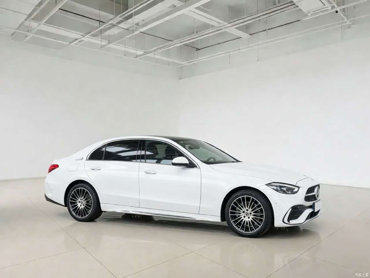 Mercedes-Benz C-Class, 2023 3