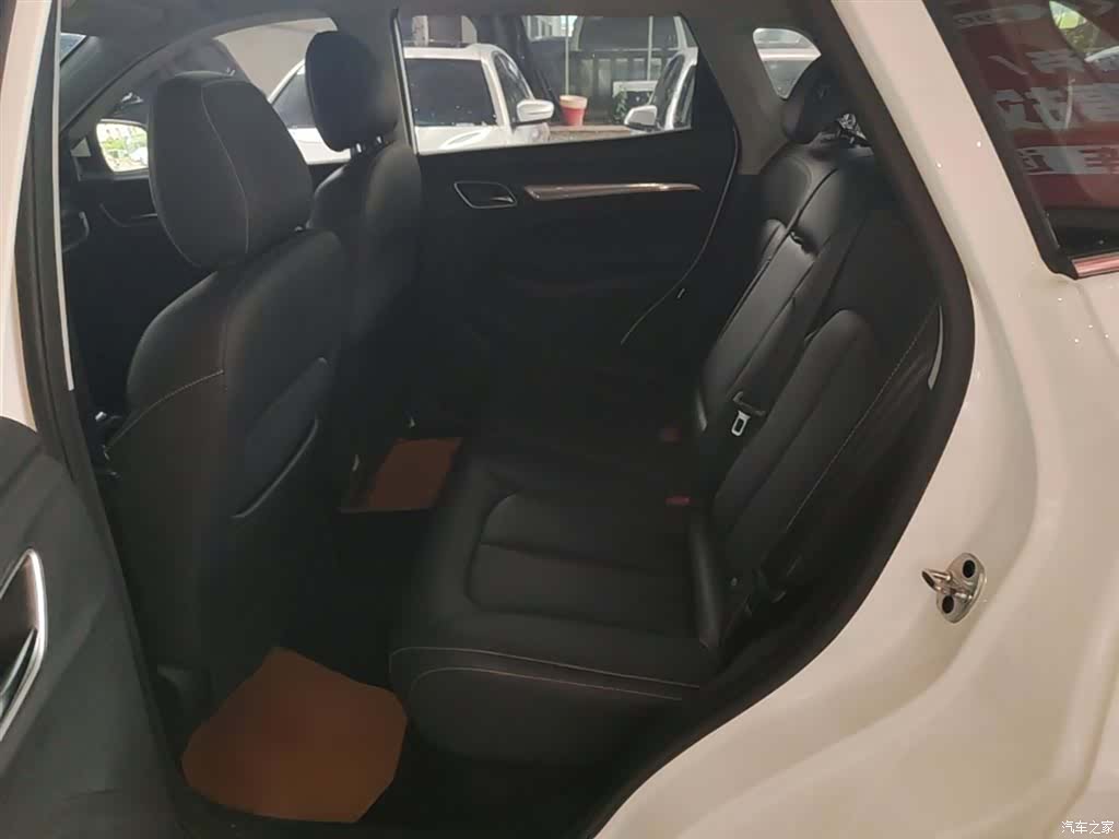 Roewe RX3, 2020 17