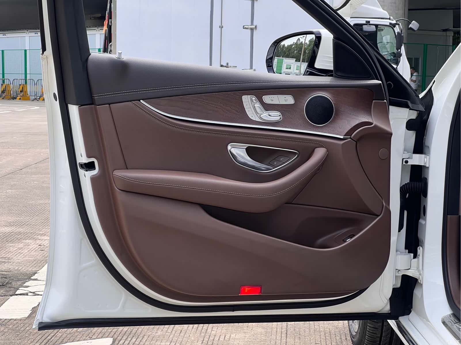 Mercedes-Benz E-Class, 2018 27