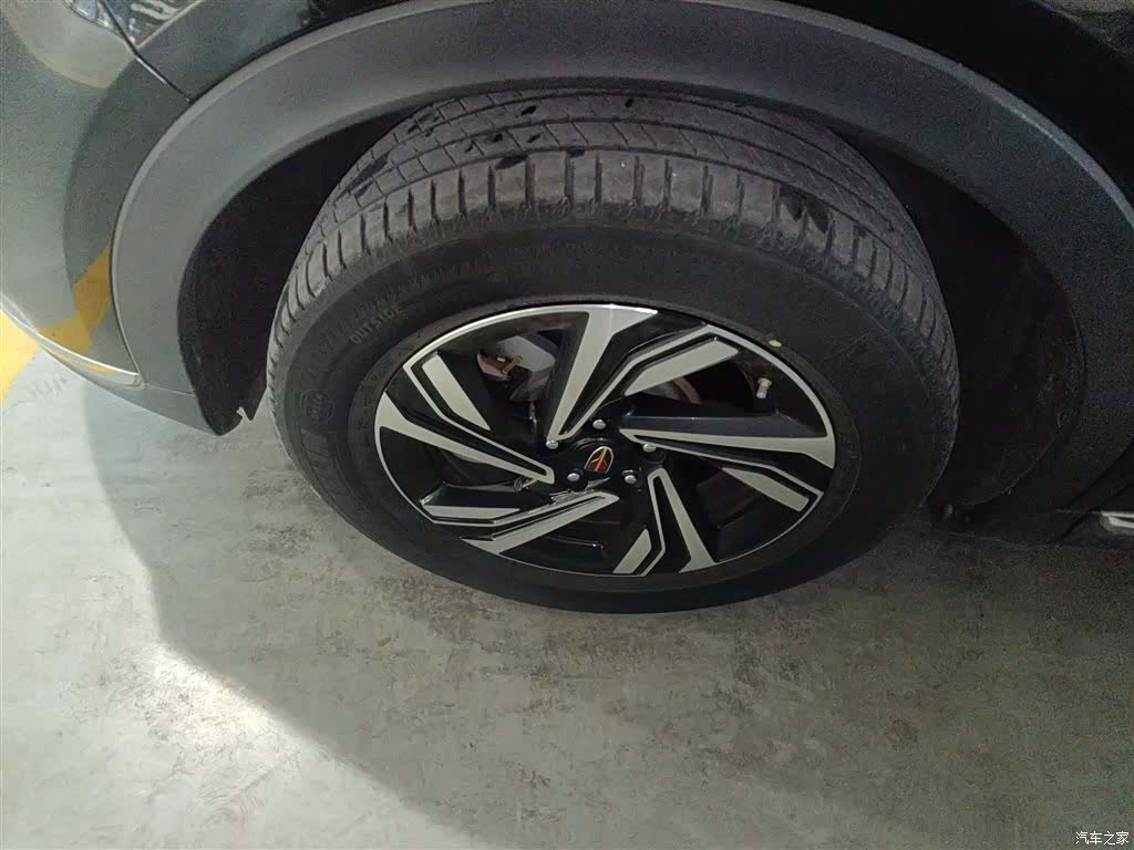 Hongqi HS5, 2023 25