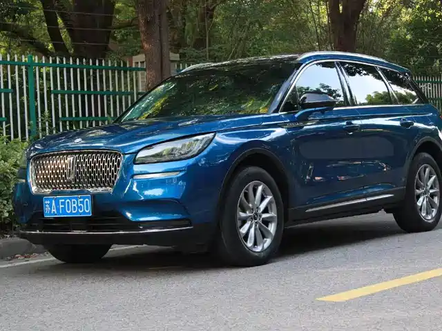 Lincoln Corsair 2020 — купить из Китая под заказ