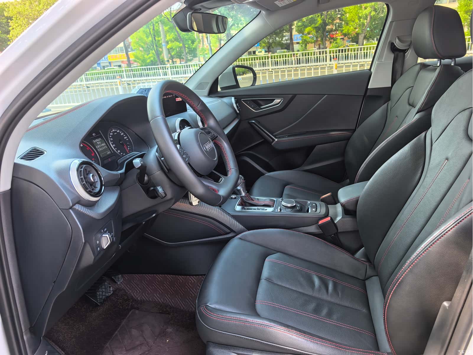 Audi Q2L, 2023 7