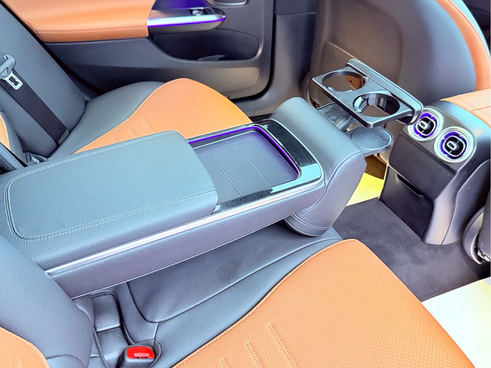 Mercedes-Benz C-Class, 2023 21
