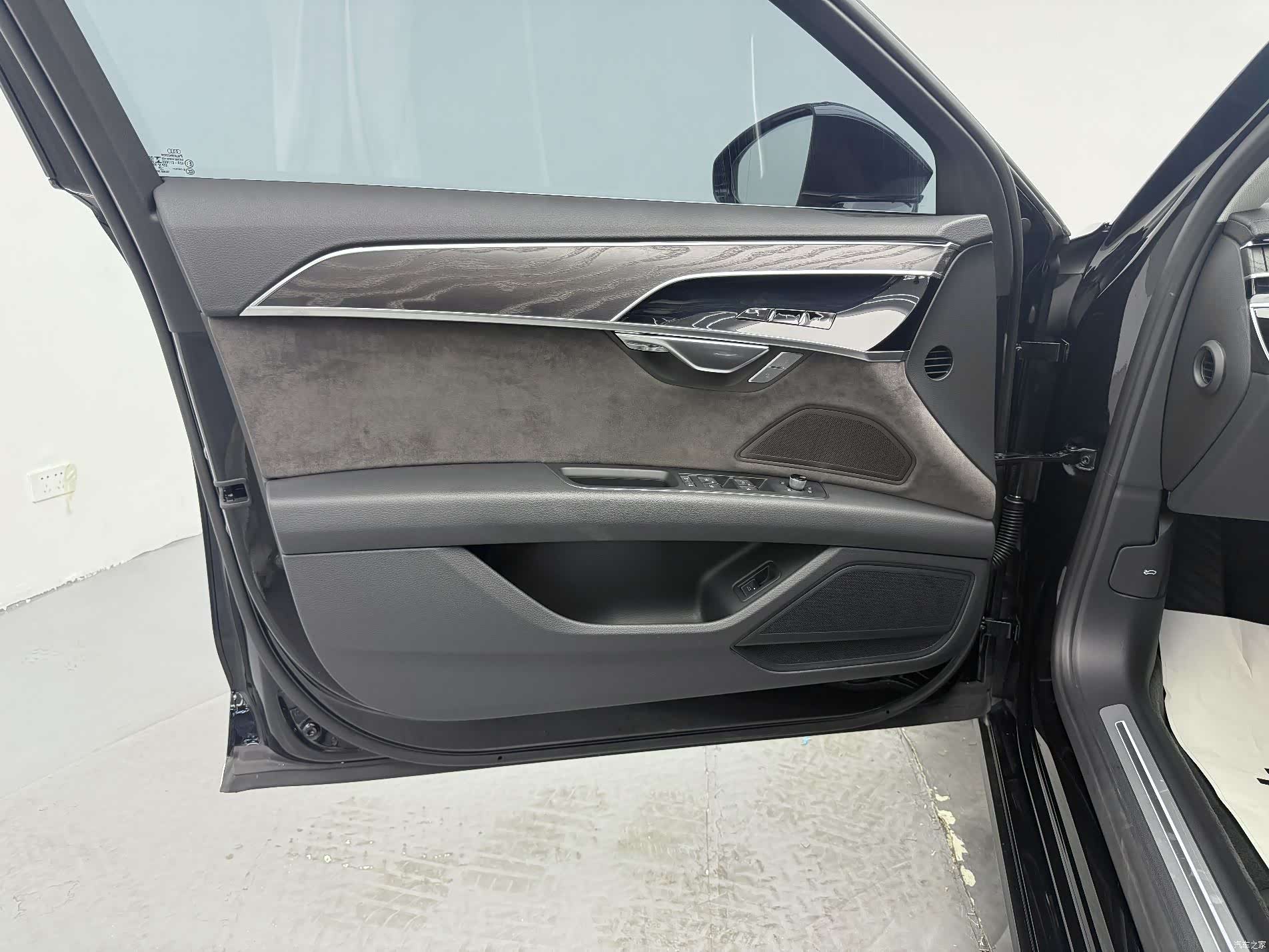 Audi A8L, 2020 4