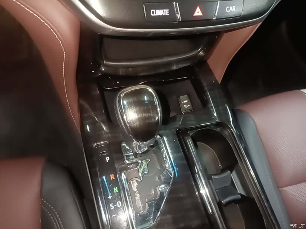Toyota Crown, 2017 14