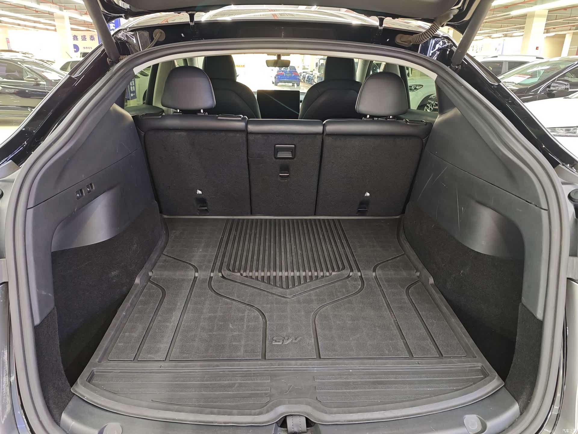Tesla Model Y, 2021 11