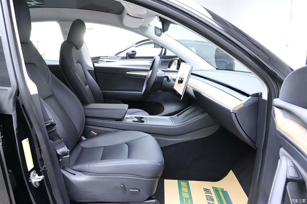 Tesla Model Y, 2022 18