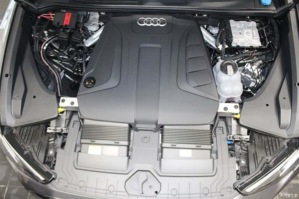 Audi Q8, 2026 11