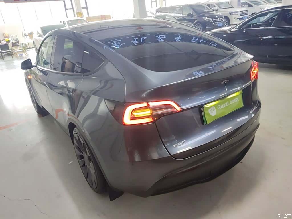 Tesla Model Y, 2022 все фото