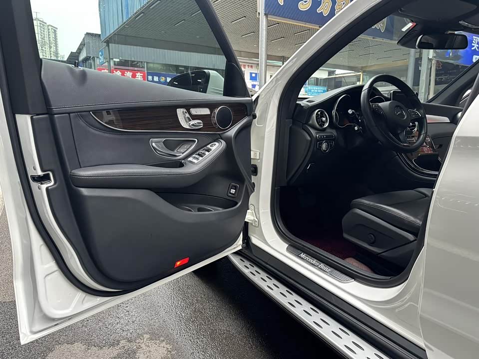 Mercedes-Benz GLC Mercedes-Benz GLC