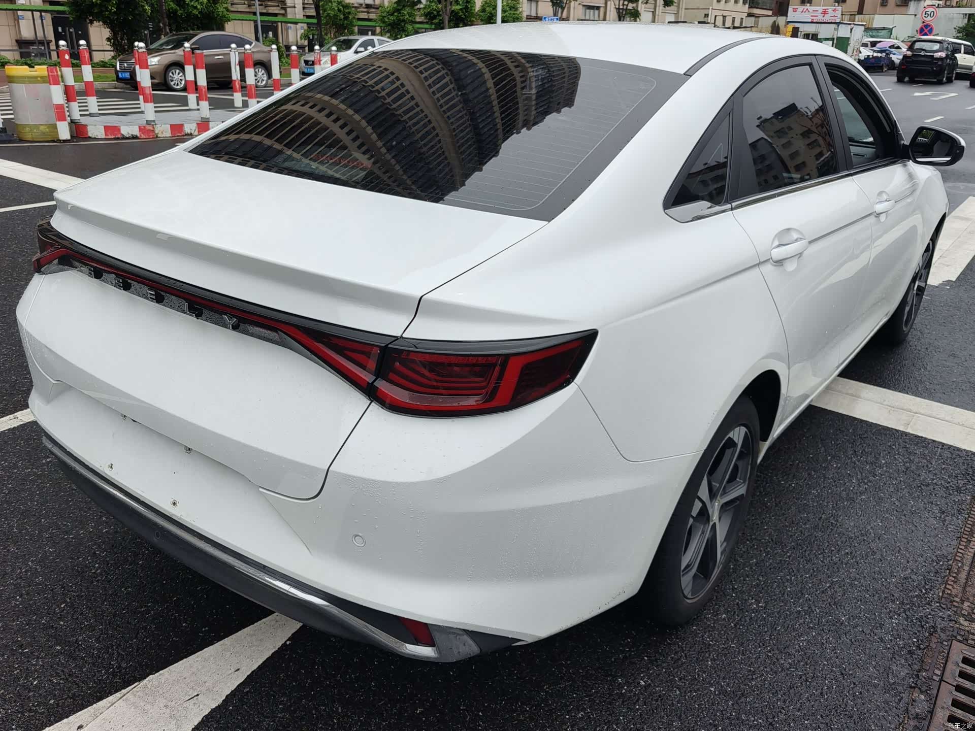 Geely Emgrand, 2022 10