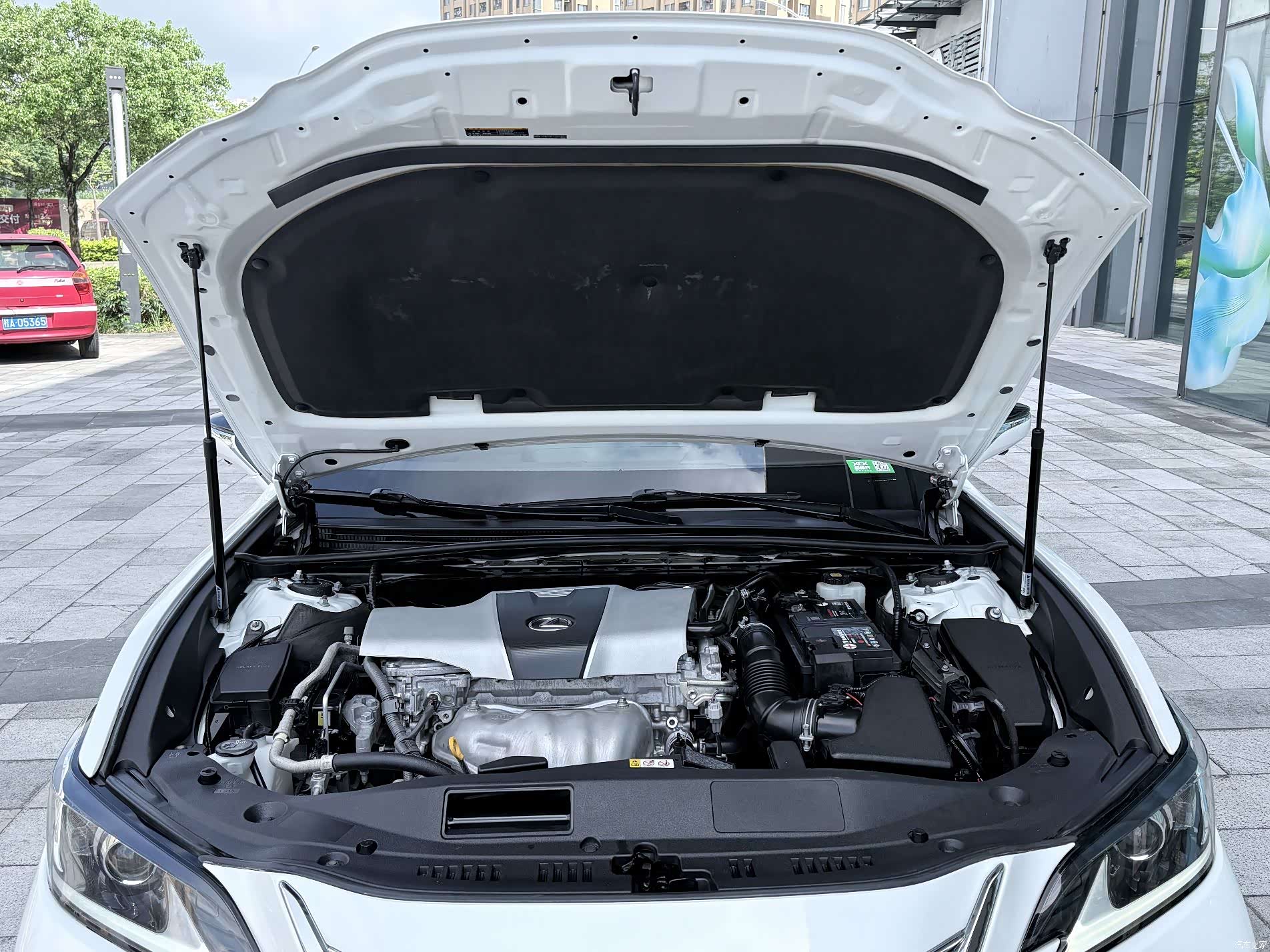 Lexus ES, 2018 19