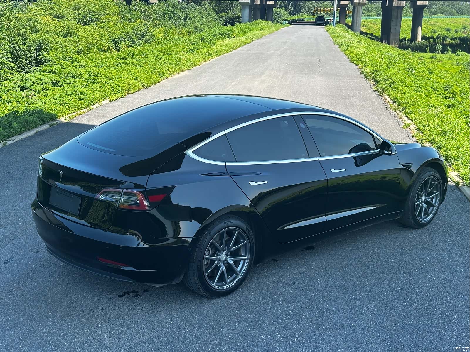 Tesla Model 3, 2020 13