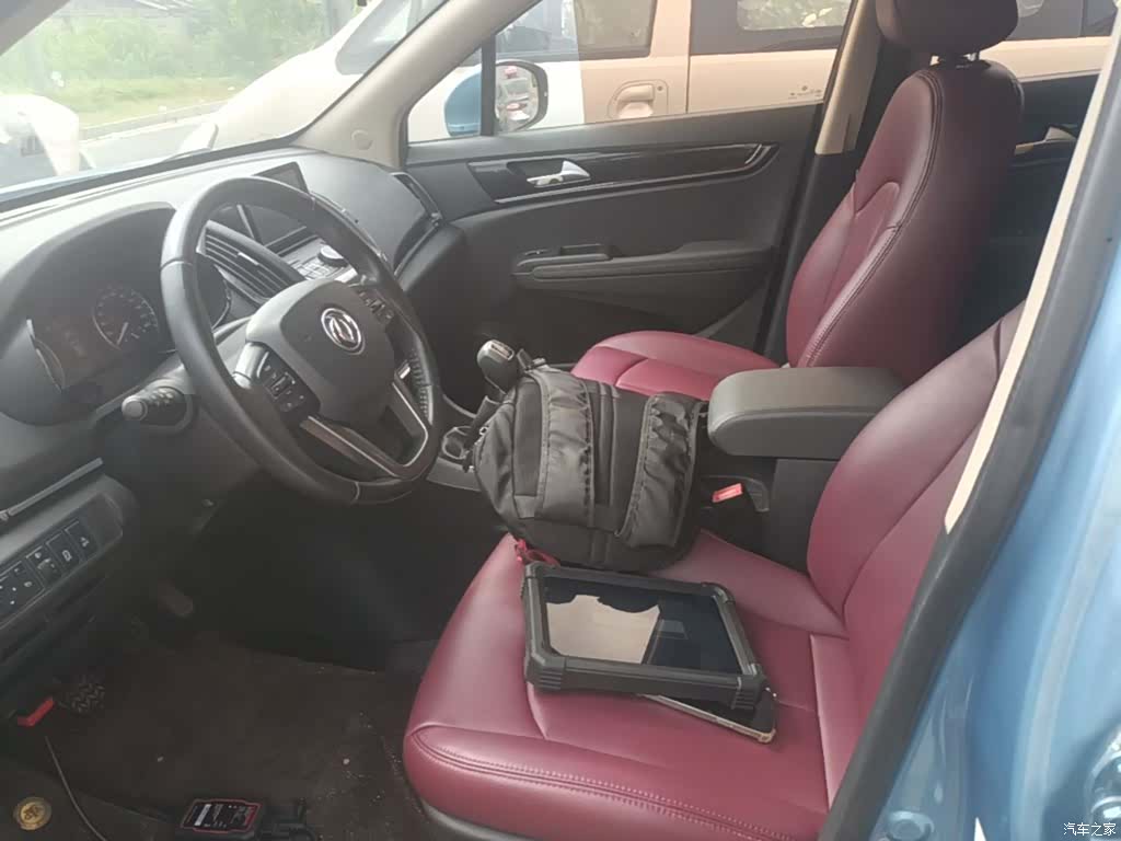 DongFeng AX5, 2017 15