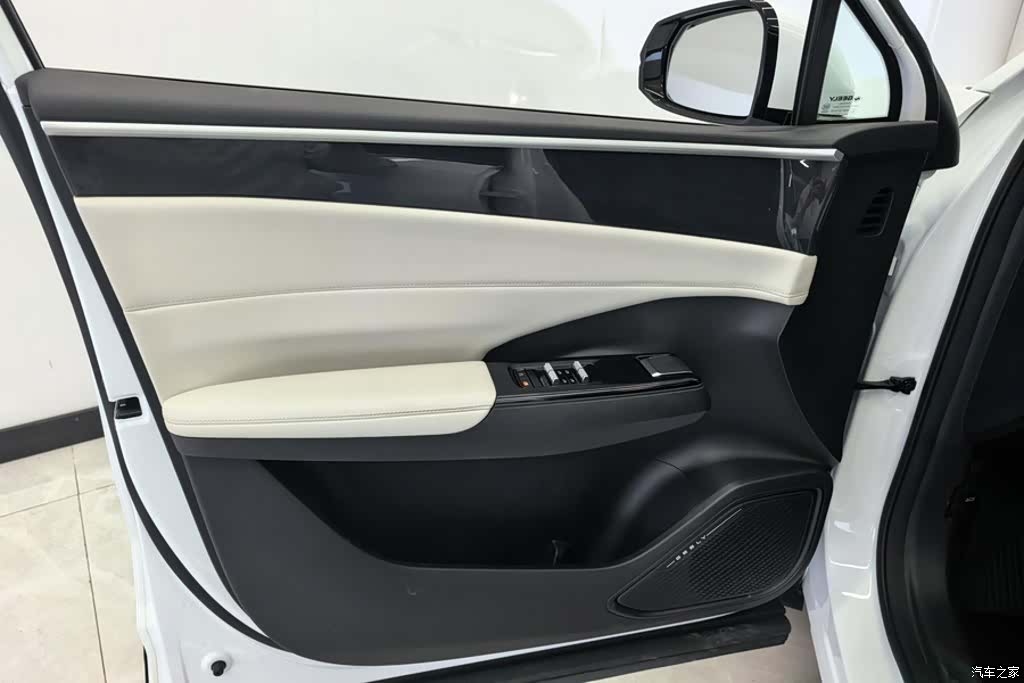 Geely Galaxy L7, 2024 7