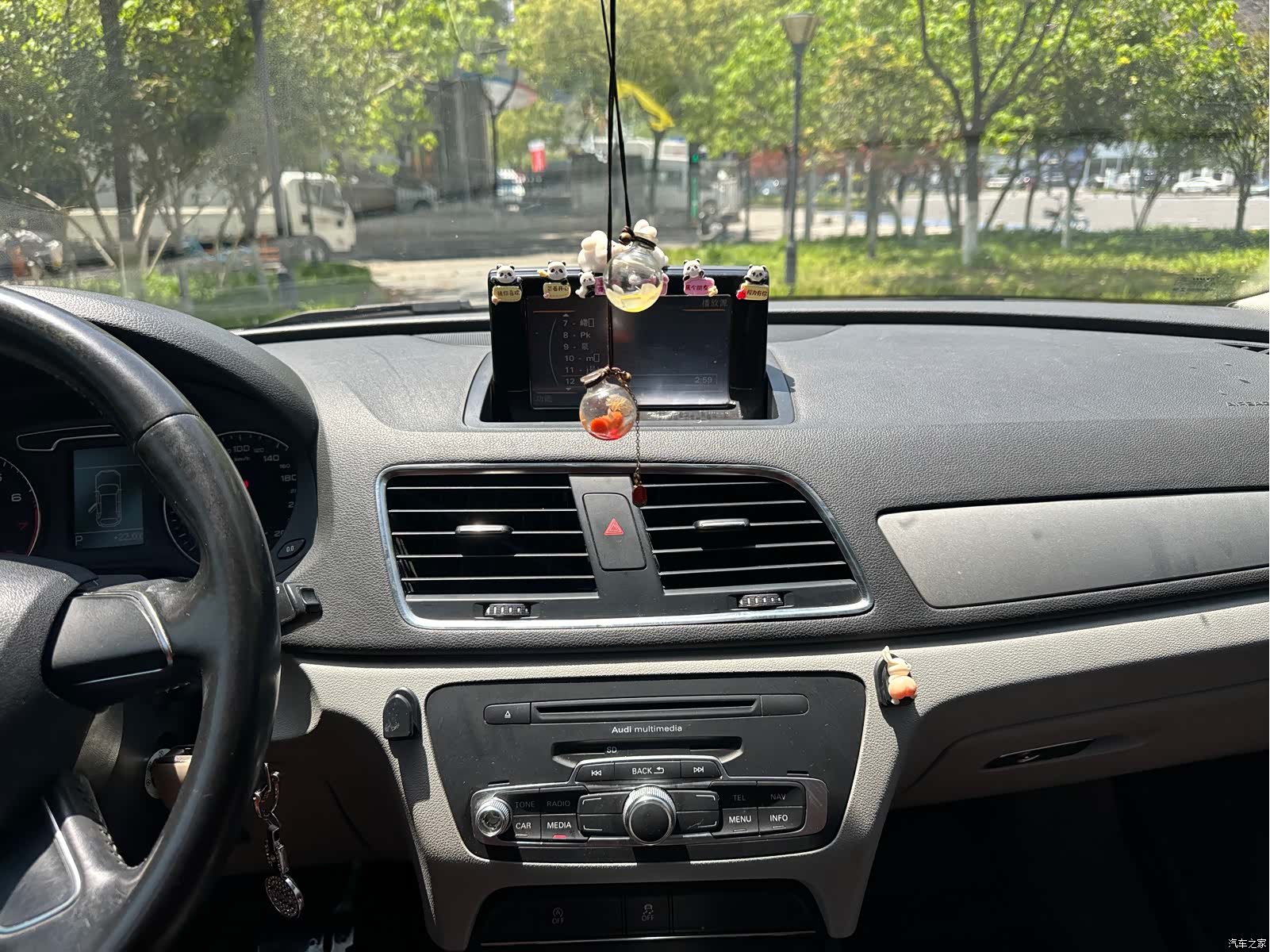 Audi Q3, 2013 11
