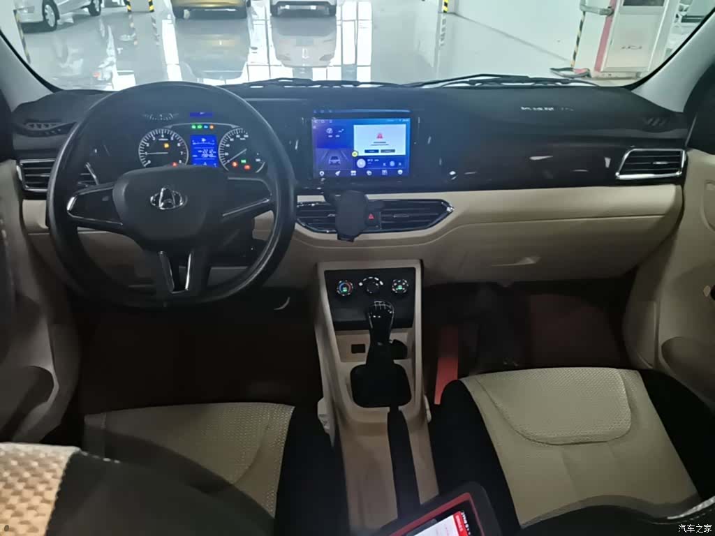 Changan V5, 2025 10