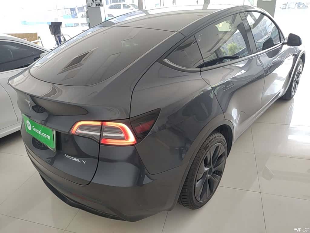 Tesla Model Y, 2024 7