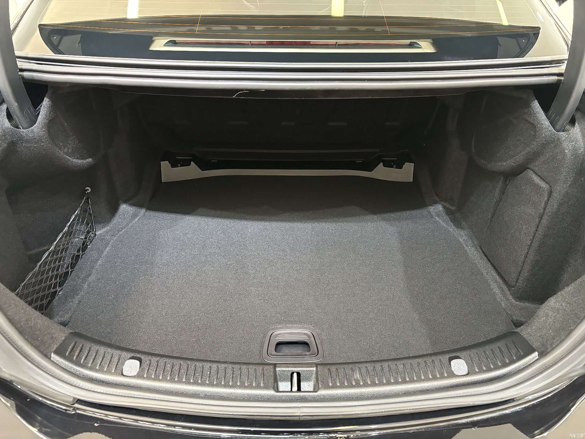 Mercedes-Benz E-Class, 2022 35