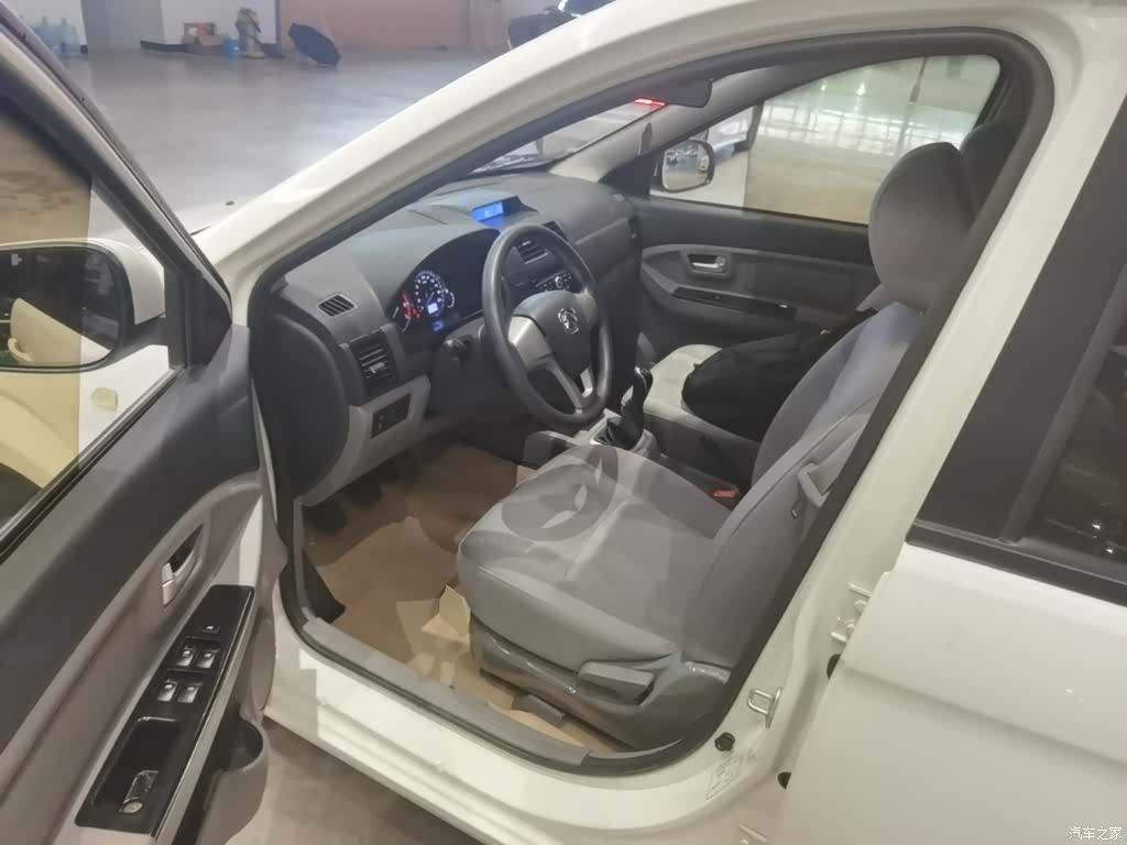 BAIC M20, 2016 16