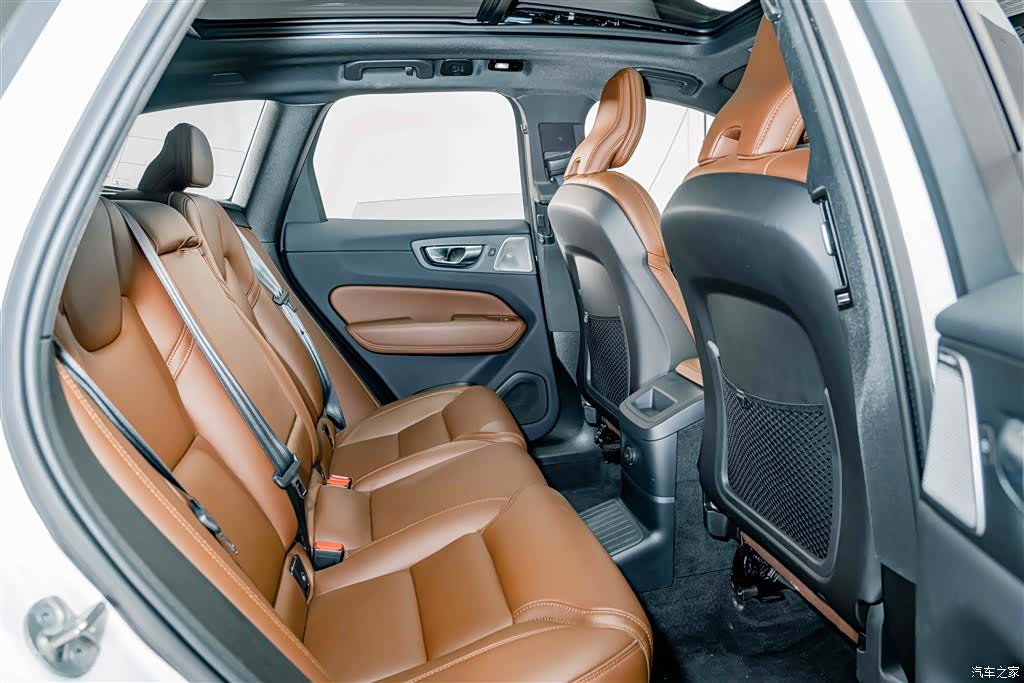 Volvo XC60, 2025 23