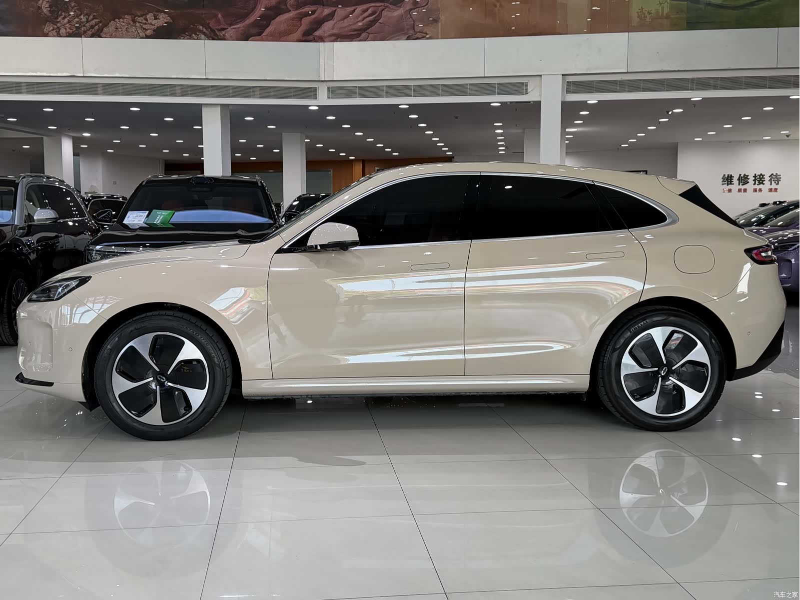 AITO M5, 2023 4