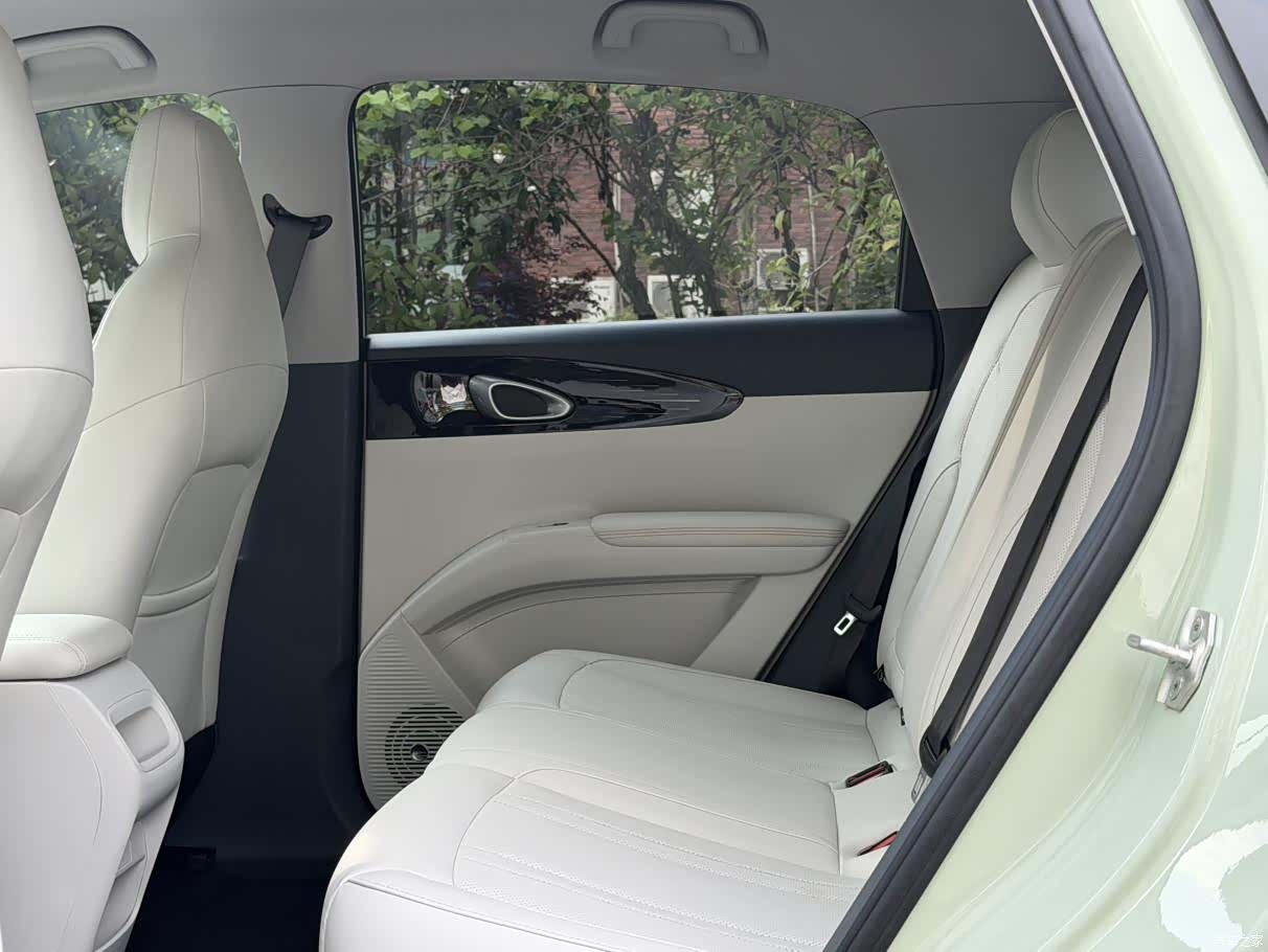 Geely Xingyuan, 2025 15