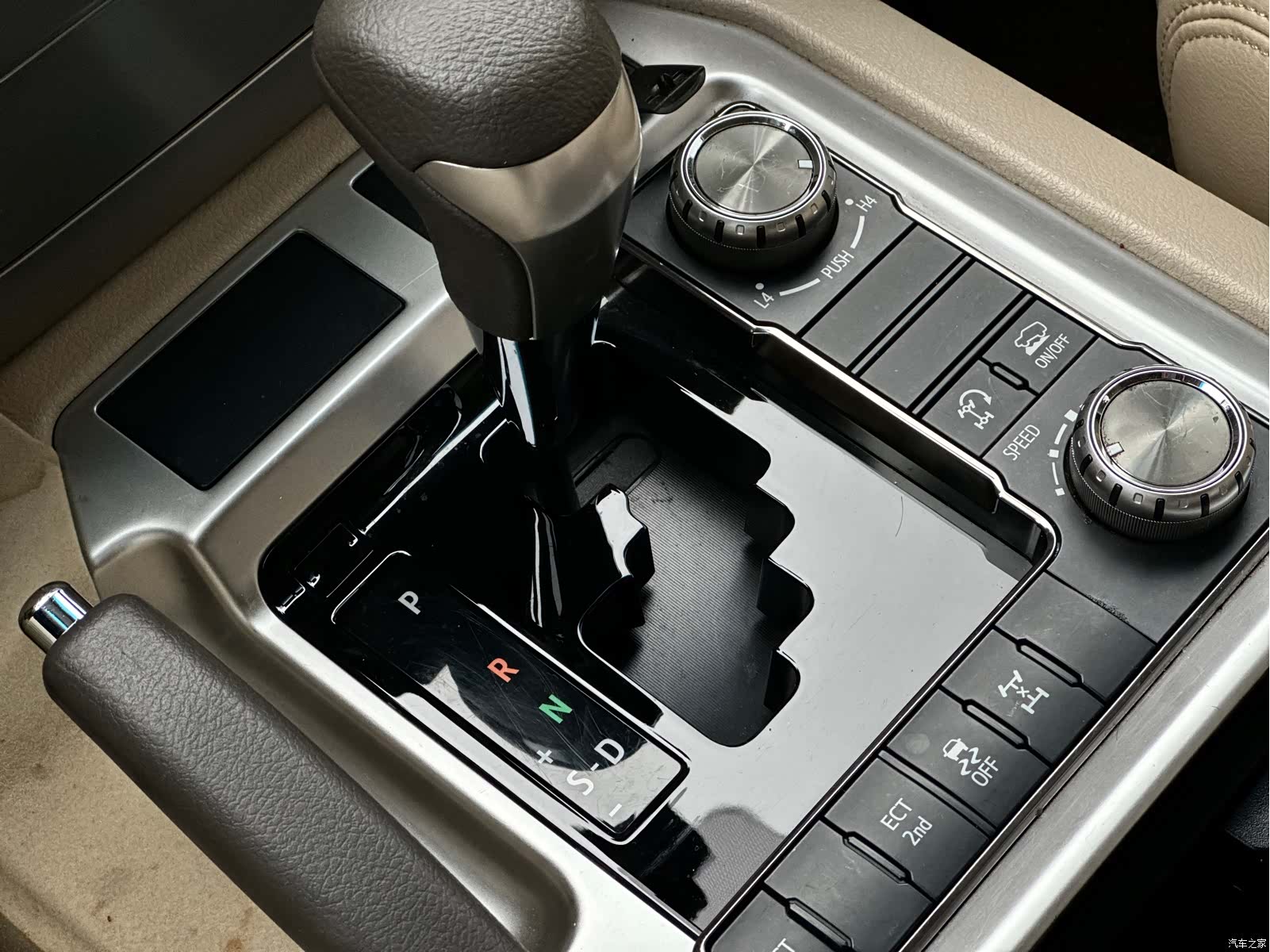 Toyota Land Cruiser, 2019 15