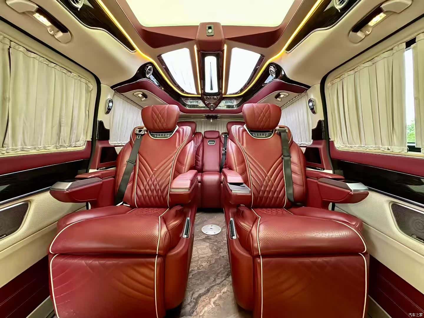 AMXiaoAoQiChe V-Class, 2023 7